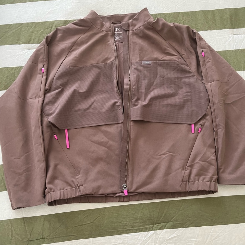 FIGS Sydney Jacket